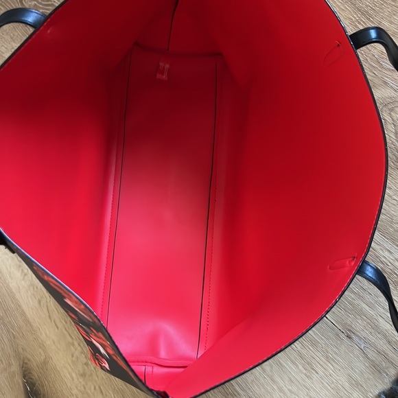 Large Tote - Picture 2 of 16